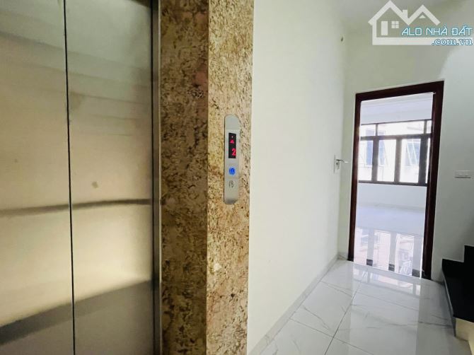 Đẹp cạn lời! Ngọc Khánh, phân lô ô tô tránh vỉa hè, thang máy, văn phòng, ở chất. 85m*5T