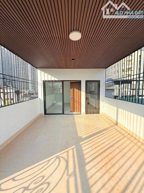 XUÂN THUỶ, CẦU GIẤY, 60M x 7T THANG MÁY, GARA Ô TÔ, 40M RA PHỐ, NỘI THẤT XỊN