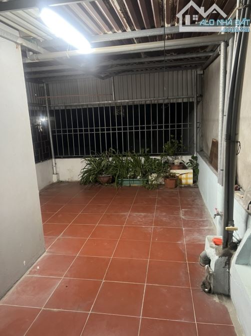 Cho thuê nhà ngõ 207 Ngọc Hồi, Văn Điển, Thanh Trì. Dt 38m x 4 tầng, giá 11tr - 4