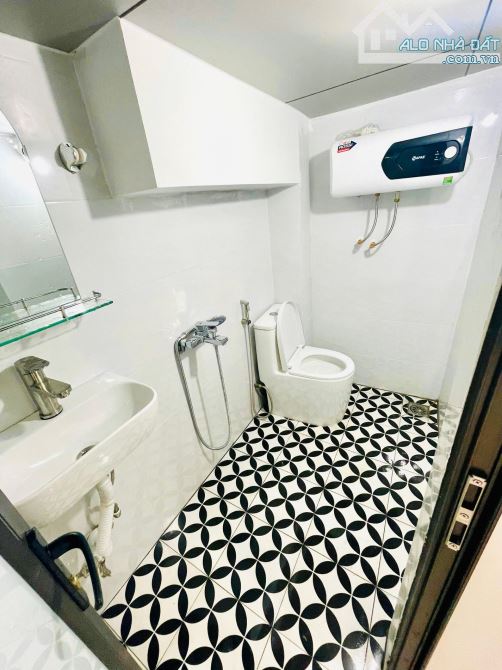 BÁN GẤP TẬP THỂ PHỐ CÔ CỰC XỊN TẦNG 2 – SỐ 29 NGUYỄN SIÊU, HOÀN KIẾM. 90M2 – 3PN. 4,85 TỶ