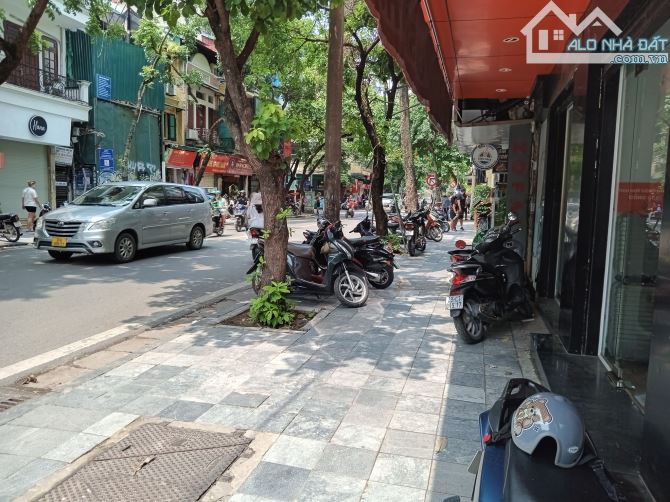 LỜI 895 TỶ- Nhà MP Hàng Bông - 200m ra Hồ Gươm- 442m2 Mặt tiền 14.6m-  Giá siêu lời 263 tỷ