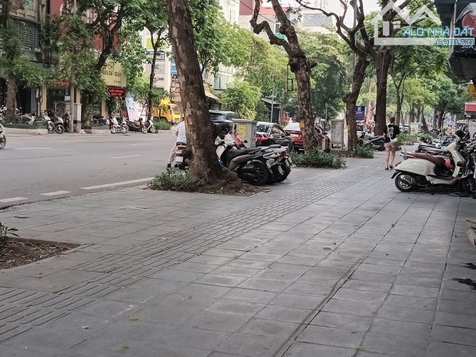 Mặt phố Bà Triệu - Lãi được 569 tỷ - Hoàn Kiếm, 281m2, mặt tiền 11,6m - Giá 259 tỷ
