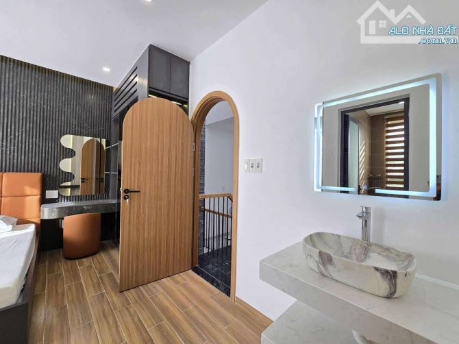 ❌BÁN CĂN NHÀ HOÀ MINH 6 PHÒNG, DÒNG TIỀN 30 Triệu/ THÁNG. ĐƯỜNG PHÚ LỘC