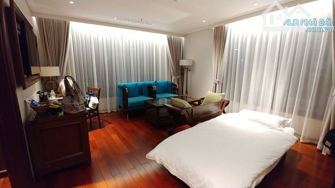 Bán gấp toà nhà mặt phố Hàng Bông, HK, diện tích 170m2, 11 tầng, mặt tiền 7.3m, giá 168 tỷ