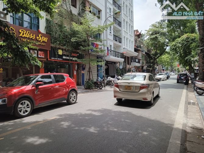 Bán Nhà mặt phố Lò Sũ, Lãi 917 tỷ - 416m2, Mặt tiền 13,8m, Giá 248 tỷ