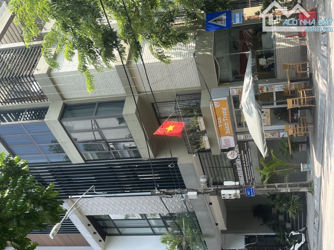 ĐÔNG NGẠC BẮC TƯ LIẾM 41m 4 TẦNG NHÀ MỚI ĐÂY ĐỦ TIỆN NGHI Ở LUÔN GIÁ 6,5 TỶ