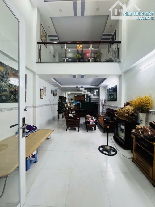 Nhà 5 tầng 4 x 18.5m 4PN hẻm 6m đg Bùi Tư Toàn An lạc Bình Tân 6.9 tỷ