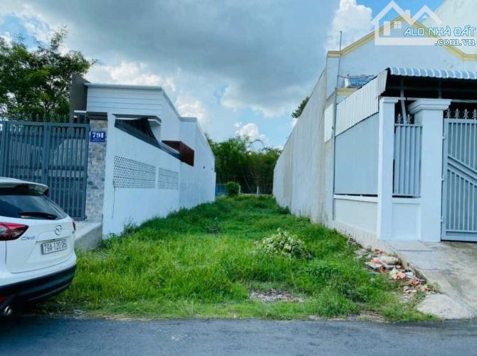 Chính chủ bán 179M2 full thổ, bán 850Triệu mặt tiền Suối Lội DT 6X30
