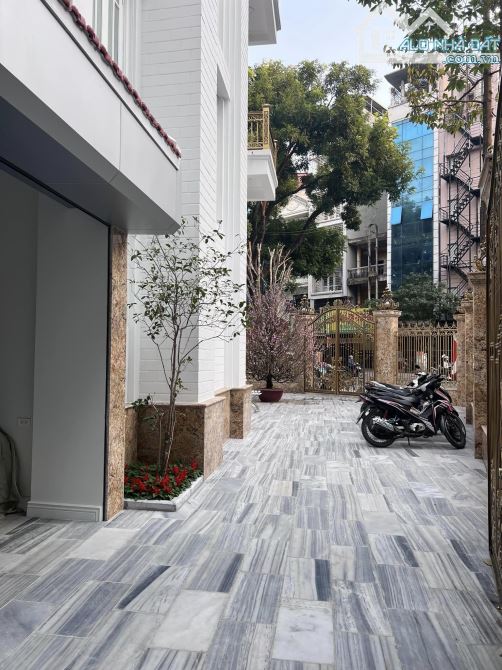 Biệt thự Phố Mễ Trì Hạ DT 320m2 x 4T+ 1 hầm MT 16m - Đường 5 làn Ô tô, Giá 105 tỷ
