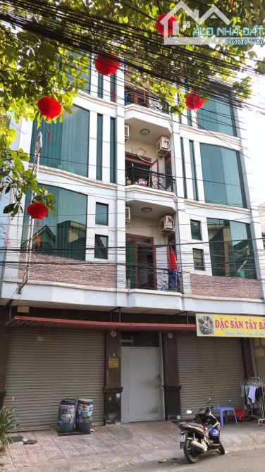 KHU CÔNG GẤP BÁN  KHÁCH SẠN TRUNG TÂM PHƯỜNG DĨ AN, LIỀN KỀ KHU CÔNG NGHIỆP SÓNG THẦN 1.