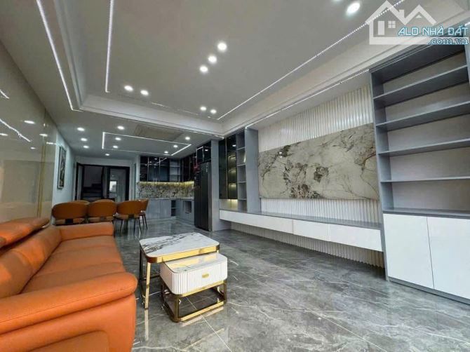 NHÀ PHỐ AO SEN-9TỶ-MẶT PHỐ-2Ô TÔ TRÁNH-KINH DOANH-5 TẦNG-33M-GẦN GA VĂN QUÁN
