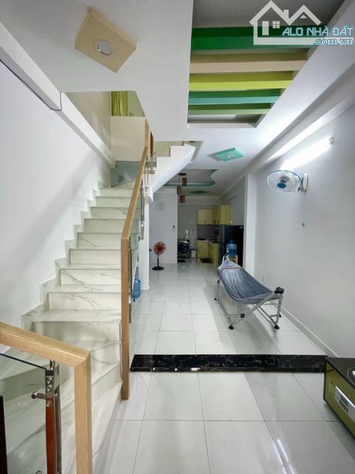 Bán nhà giáp Tên Lửa, 53m2, giá 3 tỷ xx