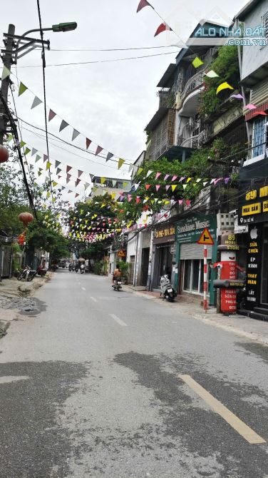 Bán gấp lô Đất 2 Mặt Tiền Đông Ngạc, vị trí đắc địa, Kinh Doanh Sầm Uất, chỉ 5.5 tỷ