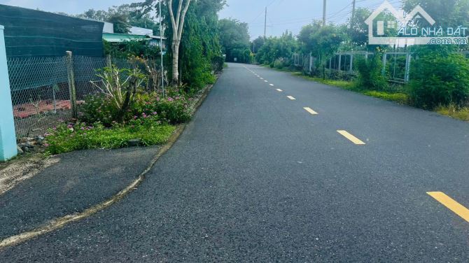 Bán Đất 2000m Đất gần khu công nghiệp Đất Đỏ Ngang 30x60 nở hậu 35  Có sẵn 100tc