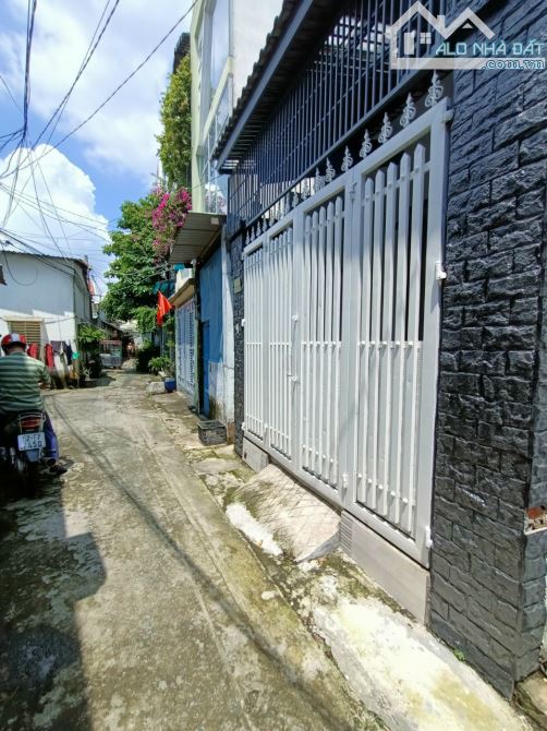 💥  Bán nhà Nguyễn Văn Khối Ngay CV Làng Hoa - Dt67m2- giá nhỉnh  5 tỷ