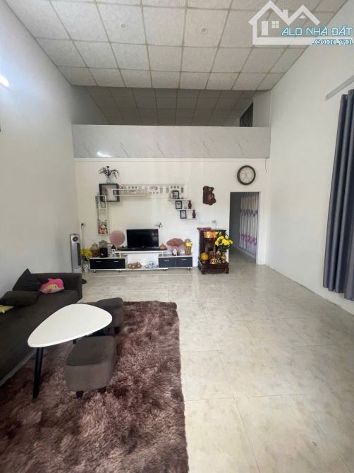 NHÀ GÁC LỮNG HẺM 190 AMA KHÊ: Giá 3.5 tỷ