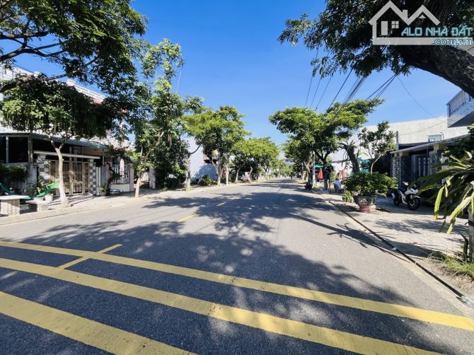 🌴Đẩt biển Tân Trà -Ngũ hành Sơn .🩸Mặt tiền 10m5 –Khu Tân Trà, diện tích 73m giá nhỉnh 5