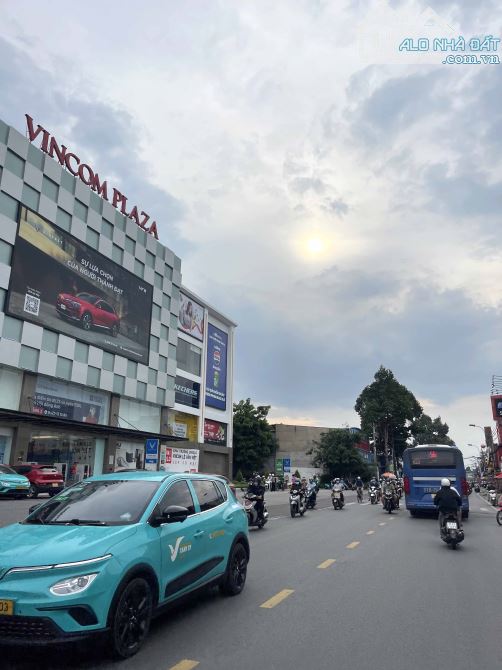 Bán Nhà 80m² Hiệp Phú Q9 – đường 8m ô tô – đối diện Vincom Lê Văn Việt – chỉ 5.6 tỷ Siêu