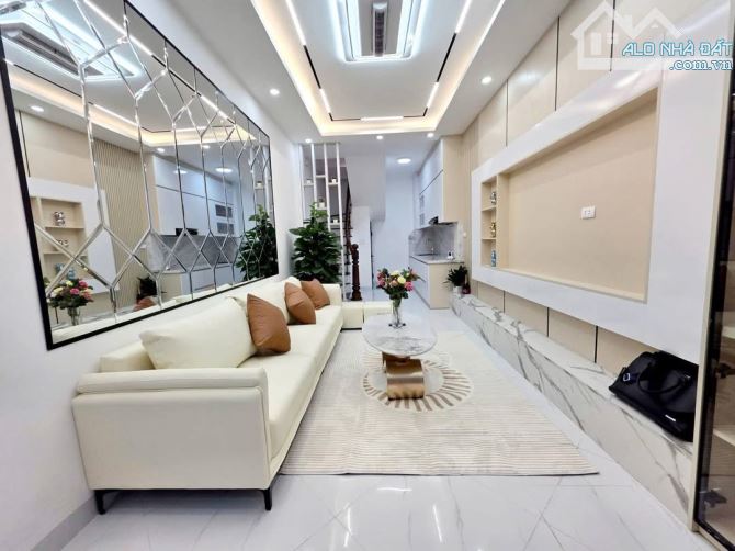Nhà Đẹp - Full Nội Thất - Đại La( Ngõ Thống Nhất)- HBTrưng - Dt: 30m2/4 tầng*7,15 tỷ