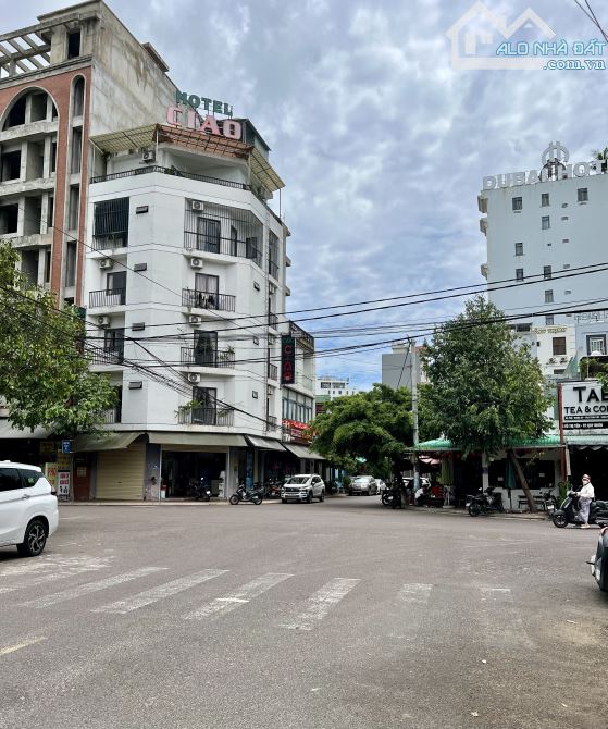 CẦN BÁN NHÀ CẤP 4 CÓ SẴN 2 PHÒNG TRỌ ĐANG CHO THUÊ TẠI KHU VIP FLC QUY NHƠN-CÁCH BIỂN 100M