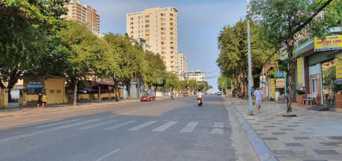 LÔ GÓC BIỆT THỰ MẶT TIỀN PHAN CHU TRINH - CÁCH BIỂN 200M