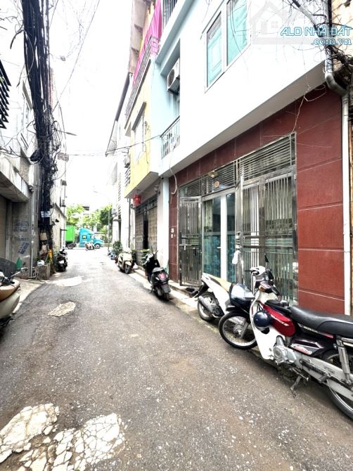 BÁN NHÀ ĐƯỜNG VIỆT HƯNG 50M2, 3 TẦNG, NGÕ THÔNG, Ô TÔ TRÁNH, 8.9 TỶ