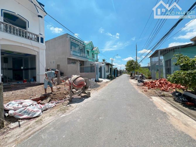 Cầu Tràm - Long An Củ  Chính Chủ Gửi Bán Mặt Tiền Bờ Chùa Giá 2 tỷ 550 triệu