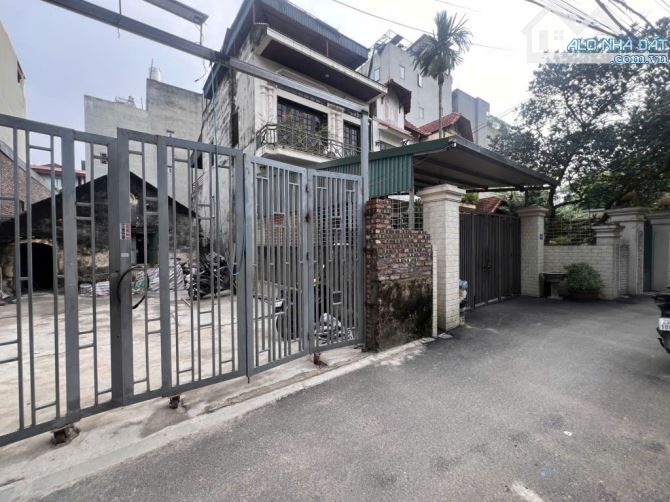 Ngô Xuân Quảng / Nhà C4 200m, 7.2m tiền, 23 tỷ / Ô tô 7 chỗ, Xây tòa nhà tuyệt đẹp