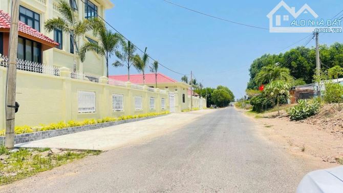 500m2(12×39)120m THỔ CƯ XÃ ĐẤT ĐỎ.GẦN TL 52 , GẦN KCN. MẶT ĐƯỜNG HẺM KHU DÂN CƯ ĐÔNG.