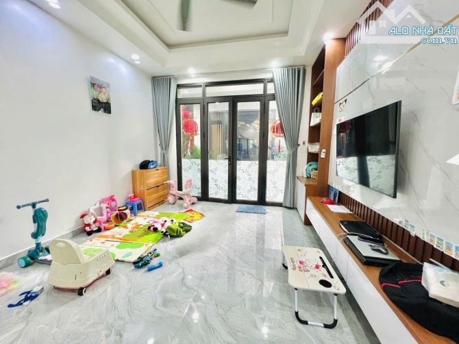 Bán nhà 4 tầng sạch đẹp về ở luôn ngõ 225 Ngô Gia Tự