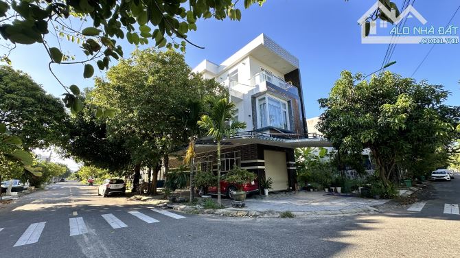 Bán nhà 3 tầng lô góc Thanh lương 8 & Thanh lương 12 - Hoà Xuân Giá: 10tỷ9 tl - 13