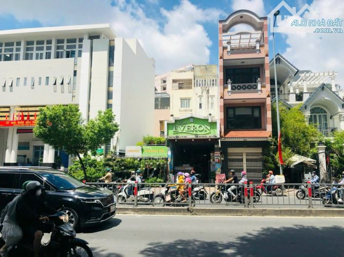 HÀNG HIẾM ! MẶT TIỀN 97-99 KHÁNH HỘI, Q.4 | DT: 8,5 X 20m | 4 Tầng | Giá Cực Nét