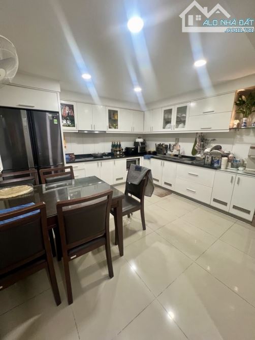 BÁN NHÀ 3 TẦNG GIÁP Q10 KHU VIP - GẦN 60m2 - SỔ RIÊNG - NHỈNH 6 TỶ