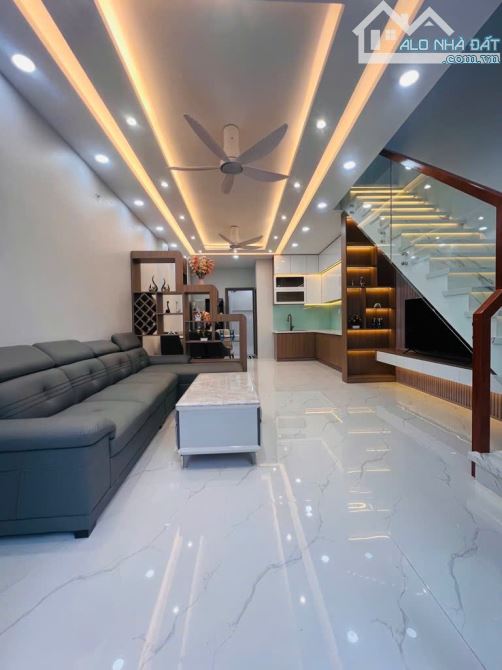 MUA 1 CĂN ĐƯỢC 2 CĂN - NHÀ QUẬN 7 MỚI XÂY, VÀO Ở NGAY