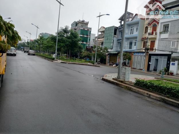 Khuân siêu đẹp 13.5 x 17m nhà thiết kế kiểu biệt thự giá chỉ 21 tỷ