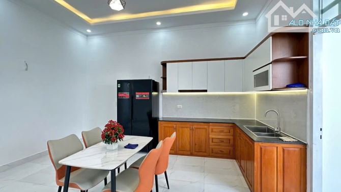 BÁN NHÀ CẤP 4 HẺM AMAKHE FULL NỘI THẤT  - Diện tích: 5x27m  - Thổ cư: 100% - Hướng: Bắc