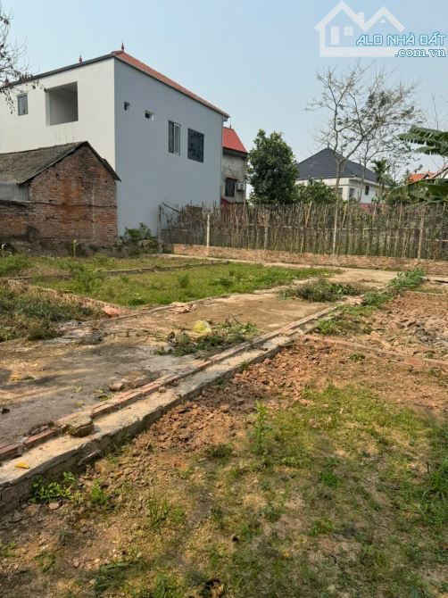 Cần tiền bán mảnh đất Xuân Đình 40m gần chợ bãi, giá rẻ nhất thị trường