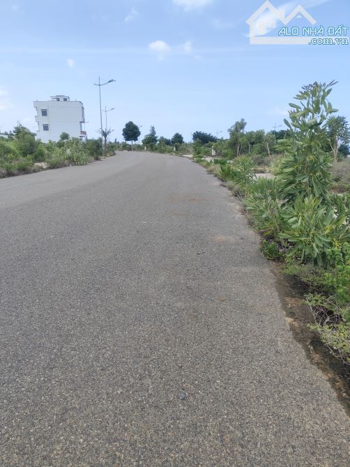 Bán lô 100m2 queen pearl view biển cực đẹp đường nhựa lớn chỉ 1ty7