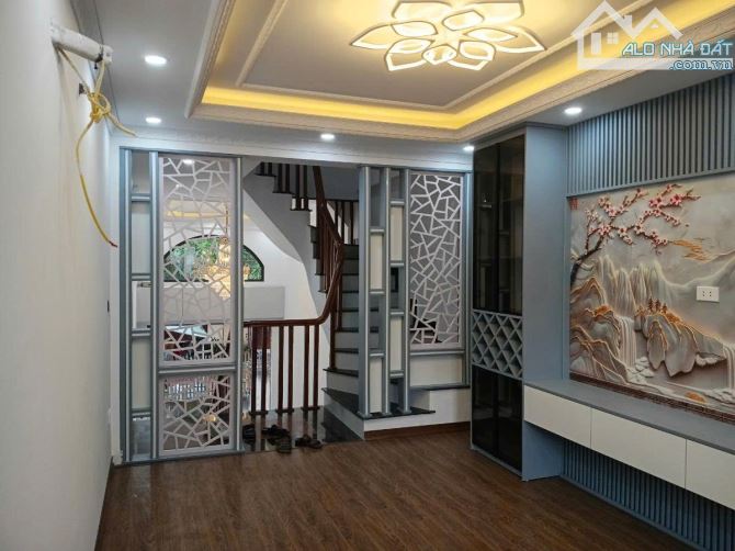 BÁN NHÀ 5 TẦNG- NGỌC HỒI- GẦN BỆNH VIỆN NÔNG NGHIỆP-3 BƯỚC RA Ô TÔ TRÁNH,DT 55M-GIÁ 8,2