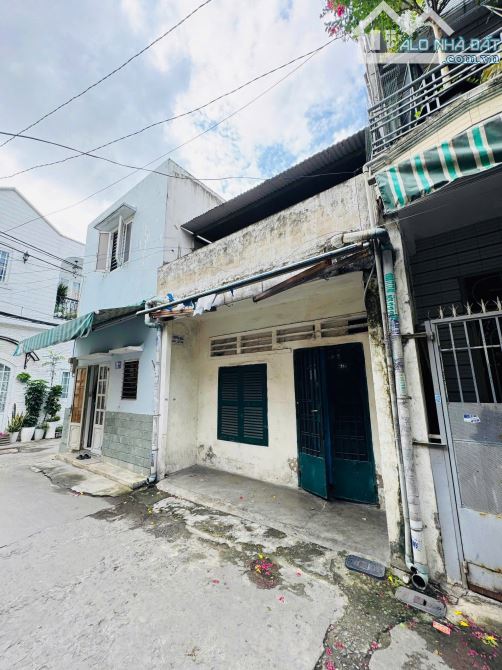 Chỉ 6.8 tỷ - Bán nhà cách mặt tiền đường chỉ 70m DT: 4.3x13.5m [nở hậu]. Mua tiện xây mới