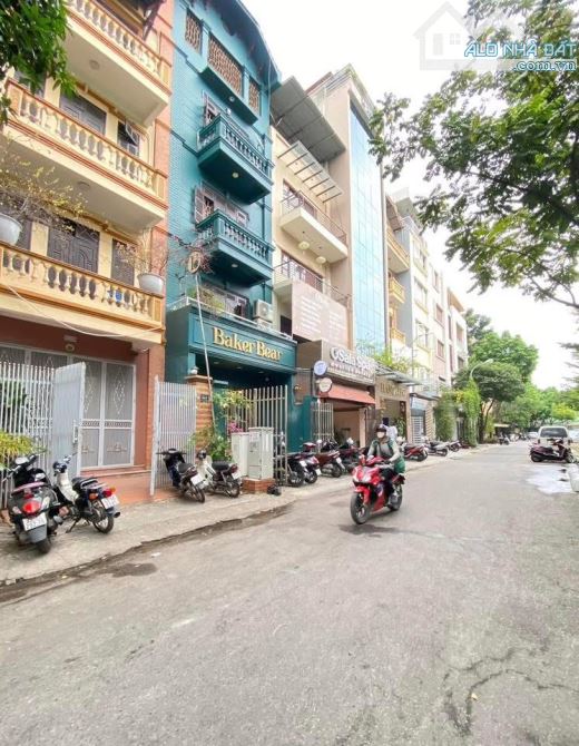 Mặt phố Nguyễn Vĩnh Bảo,Trung Yên Cầu Giấy 106m2 MT7.2m-5Tầng Ô Tô Tránh Kinh Doanh Đẹp