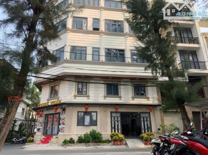 Bán Toà CHDV 33p Góc 2MT ĐS 54 Quận 7, DT 12x15m CN 176m2, HĐT 250tr/th, Giá 65 Tỷ