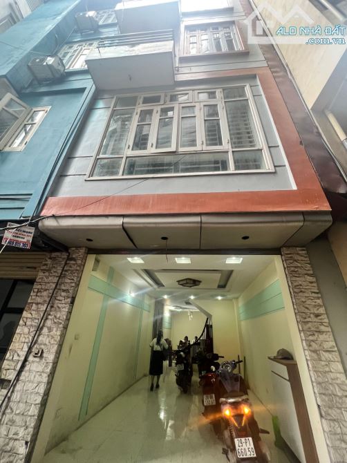 Bán nhà Linh Quang, Đống Đa - 55m2 - ô tô đỗ cửa - phù hợp vừa ở vừa kinh doanh!