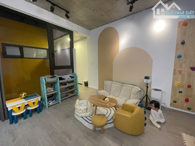 Bán nhà Đê La Thành – 50m² – 6 tầng hiện đại – trung tâm Đống Đa
