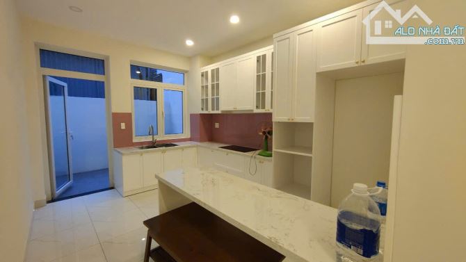 CẦN BÁN NHÀ ĐẸP HẺM XE HƠI NGUYỄN THIỆN THUẬT PHƯỜNG 1, QUẬN 3