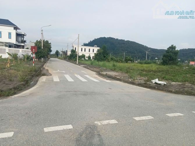 Lô Góc đấu giá Tân Thanh giá rẻ