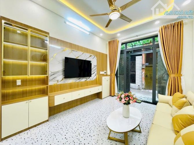 NHÀ MỚI 4 TẦNG - PHẠM VĂN CHIÊU - GÒ VẤP P14- FULl NỘI THẤT