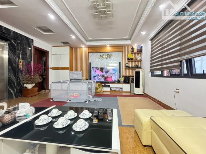 Bán Nhà phố Hồng Tiến, Bồ Đề DT 40m2, MT 5m, 6 tầng thang máy. Nhỉnh 11 Tỷ