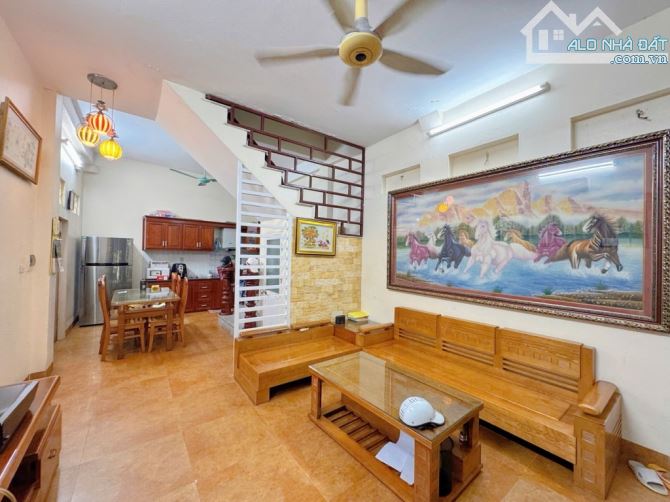 SIÊU PHẨM, CẦU GIẤY.128M. 4 tầng. Mặt tiền QUYỀN LỰC.Full nội thất,2 thoáng. LH CHỐT.
