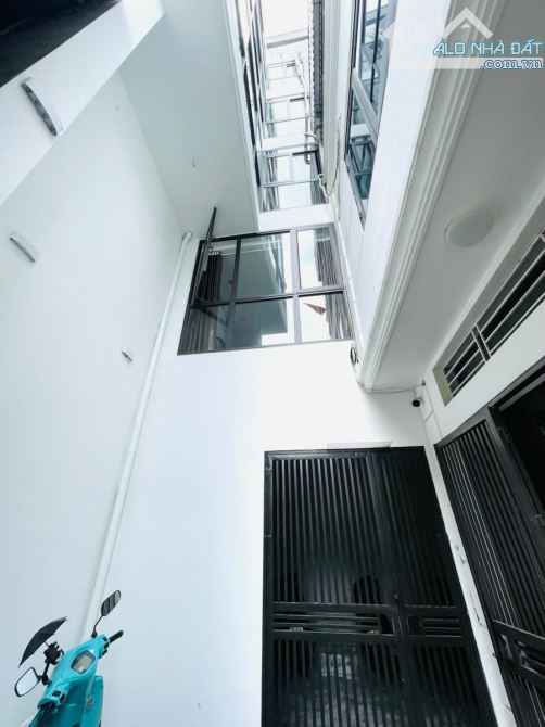 BÁN NHÀ NGÕ 649 BÁT KHỐI 56M2 × 7 TẦNG, THANG MÁY, FULL NỘI THẤT, GIÁ 10.6 TỶ LONG BIÊN